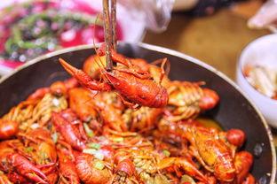 南京网红美食龙虾蟹,网红美食的鲜美诱惑