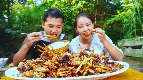 刘大瓜吃帝皇蟹,美食之旅开启味蕾盛宴