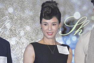 明星尺鸡照片,揭秘明星们的“宠物情缘”